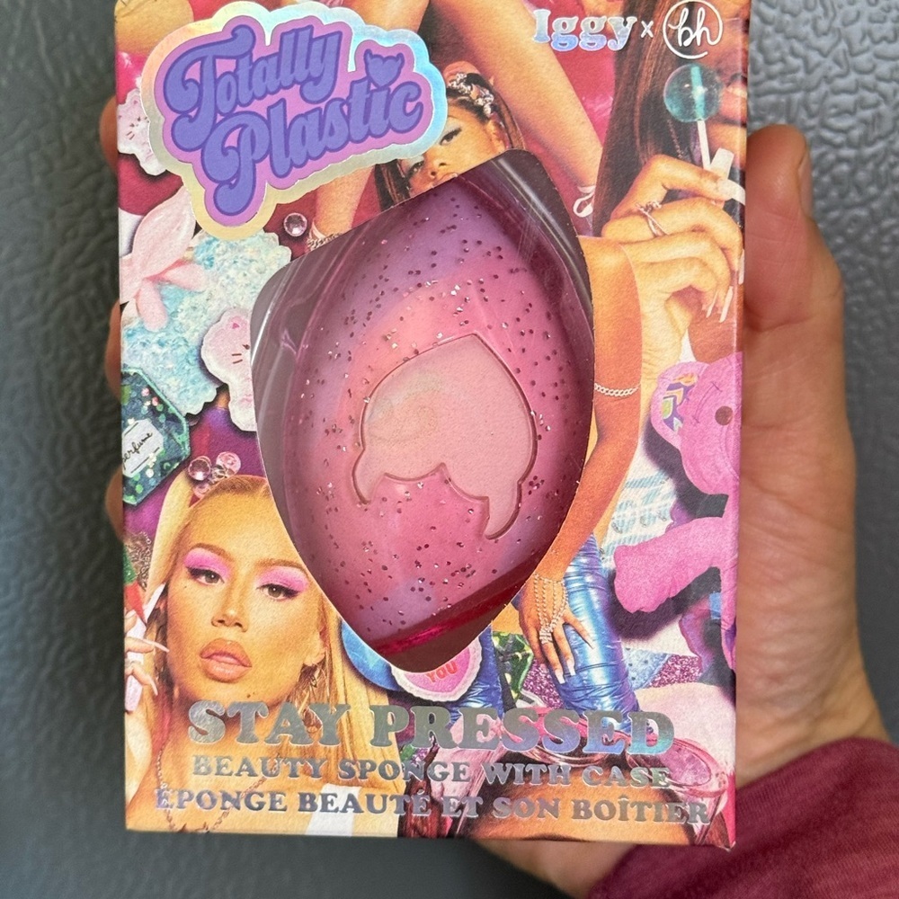 Iggy x BH Cosmetics “Stay Pressed” Beauty Makeup Blender Sponge w/ Travel Case